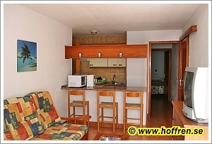 Large room with breakfast bar